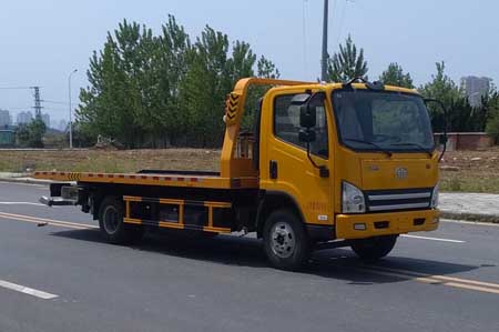 解放黃牌1拖2平板清障車(chē)專威牌HTW5081TQZPCA型清障車(chē)